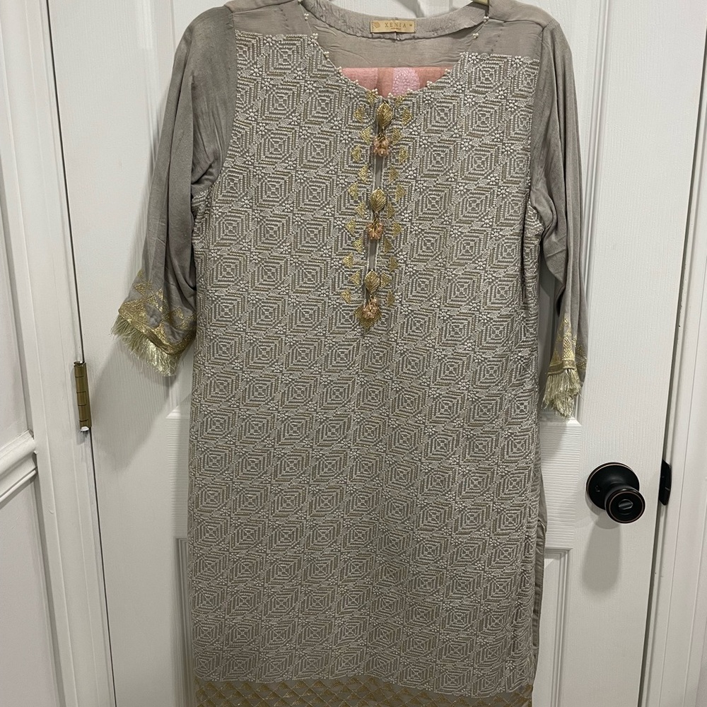 Xenia Pakistani Medium Outfit with pants and dupatta